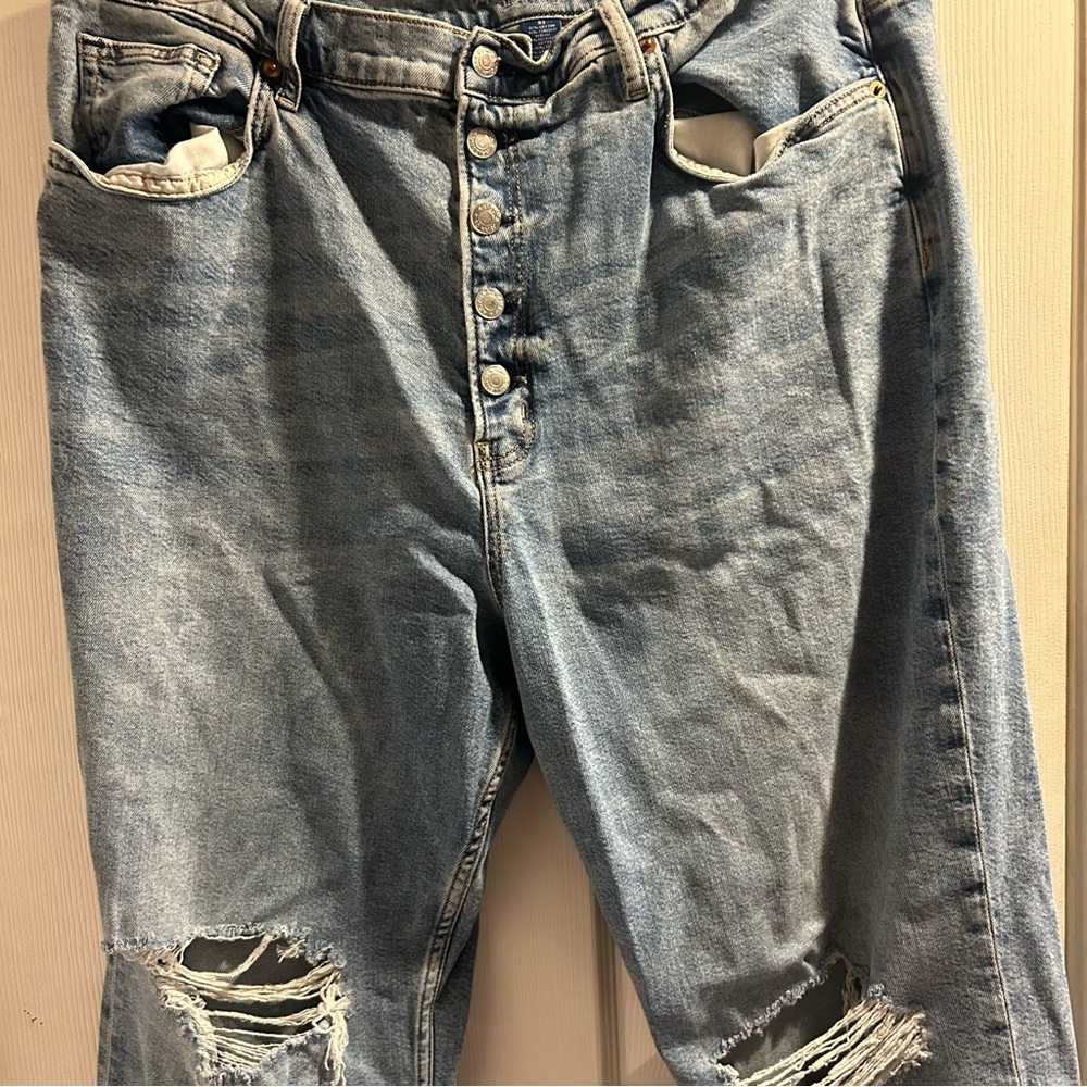 Ripped Straight Jeans